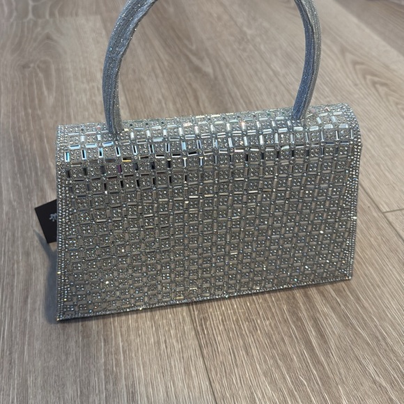 BNwT Lulus Glittering Direction Silver Rhinestone Handbag Clutch Bridal - Picture 6 of 8